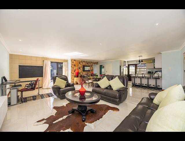 3 BEDROOM HOUSE FOR SALE IN TABLE VIEW